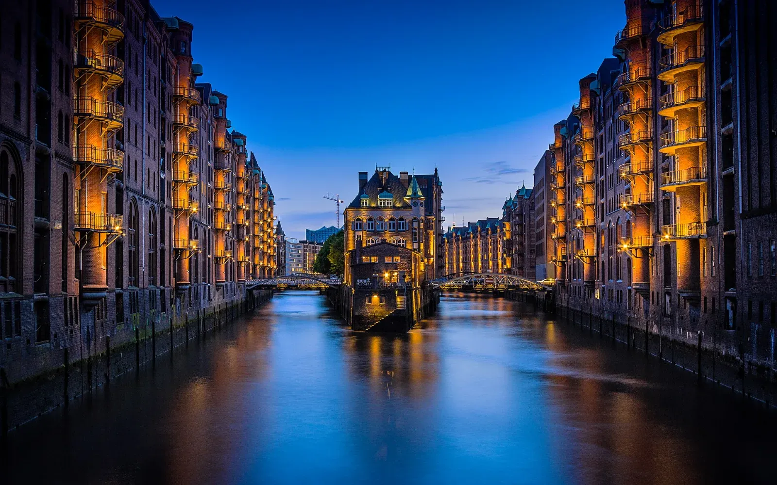 Speicherstadt in Hamburg am Abend